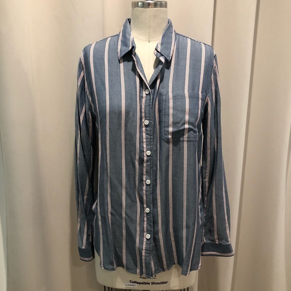 beachlunchlounge button front top - Picture 3 of 8